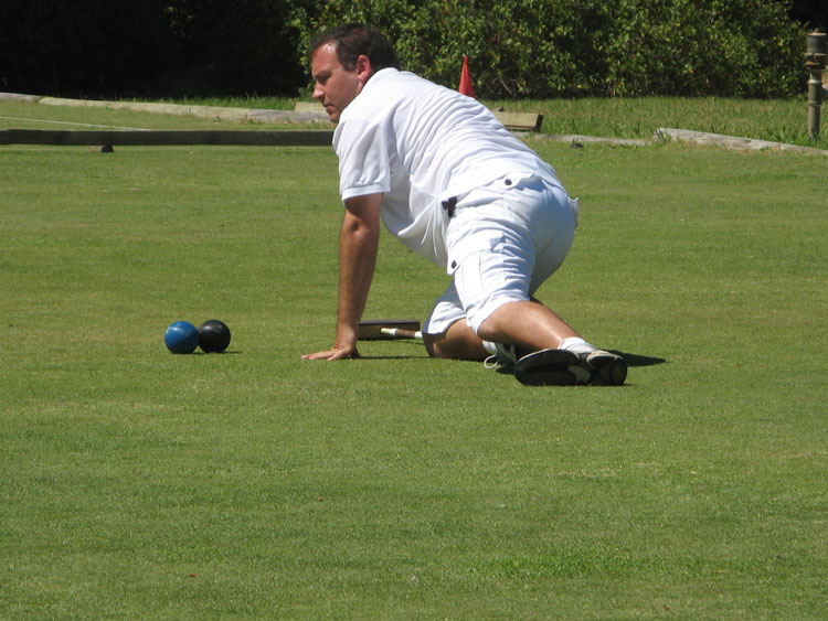 Croquet. William Louw measuring up at the WP Association Tournament in Somerset West March 2009.