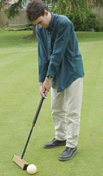 Гольф стиль. Позиции при игре в крокет. Фото: www.oxfordcroquet.com
